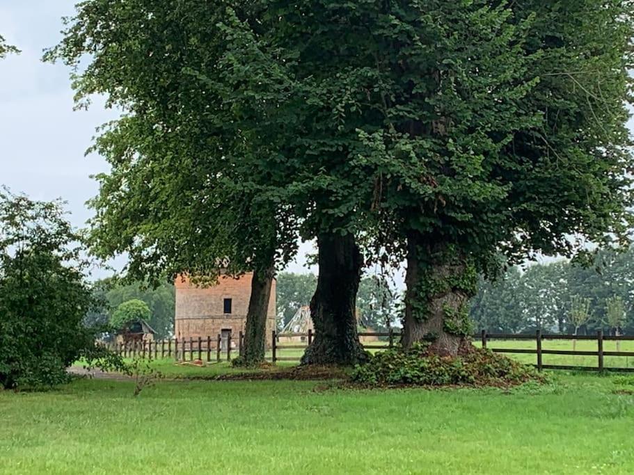Charmante Maison Dans Le Parc D'Un Chateau Saint-Pierre-du-Val Exterior photo